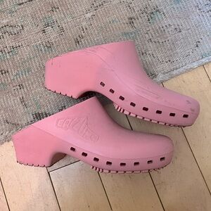 Calzuro pink clogs size 38-39 great condition